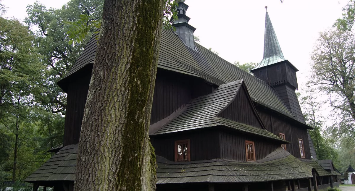 Historia, **Kościół Andrzeja Apostoła Gilowicach Zabytkowa perła drewnianej architektury - zdjęcie, fotografia