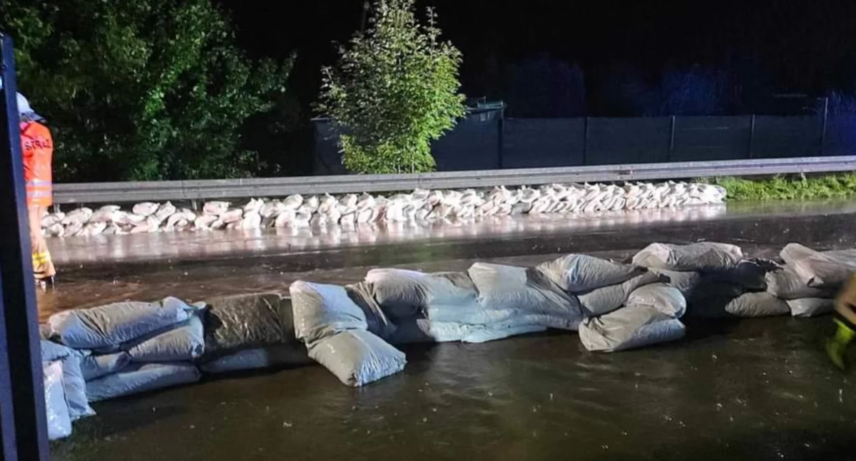 Z remizy, Intensywne działania Łodygowice ulewach powiecie bielskim żywieckim - zdjęcie, fotografia