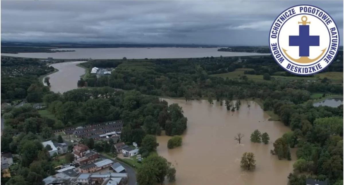 Nasze sprawy, Zespoły ratownicze Bielska Białej Żywca akcji przeciwpowodziowej - zdjęcie, fotografia