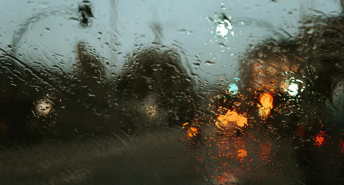 Nasze sprawy, Ostrzeżenie Meteorologiczne Silny Wiatr Możliwe Burze - zdjęcie, fotografia