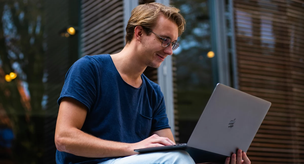Materiał zewnętrzny, Laptopy poleasingowe wybór który opłaca - zdjęcie, fotografia
