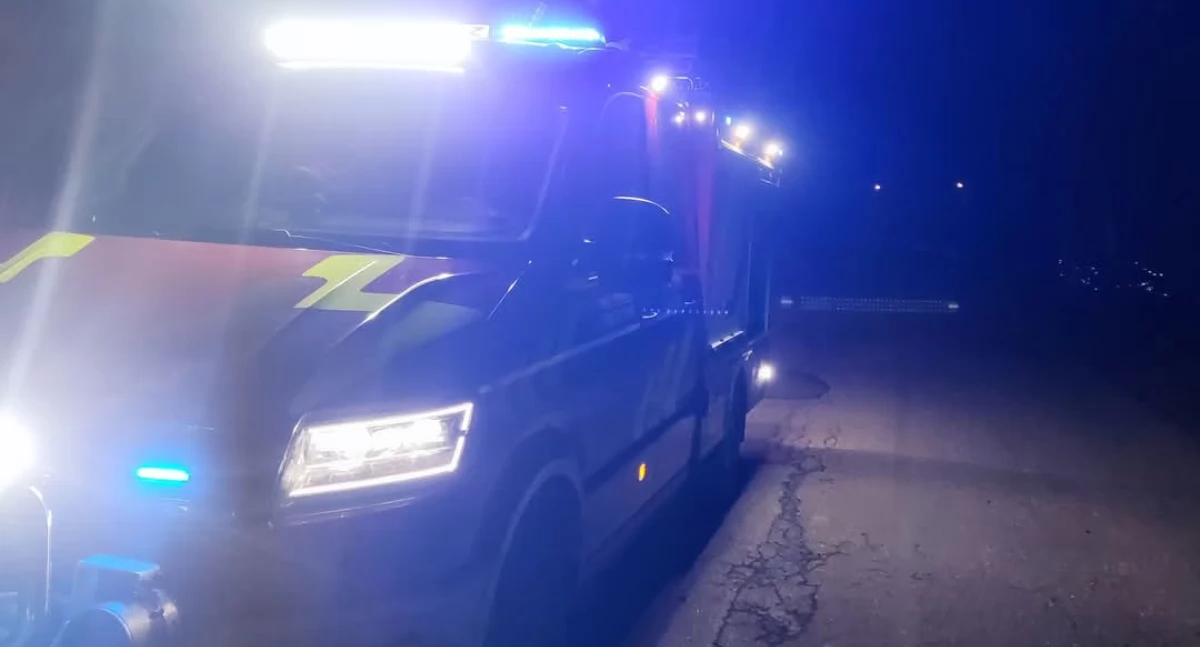Z remizy, Alarm Rycerka Górna powalone drzewo drodze - zdjęcie, fotografia