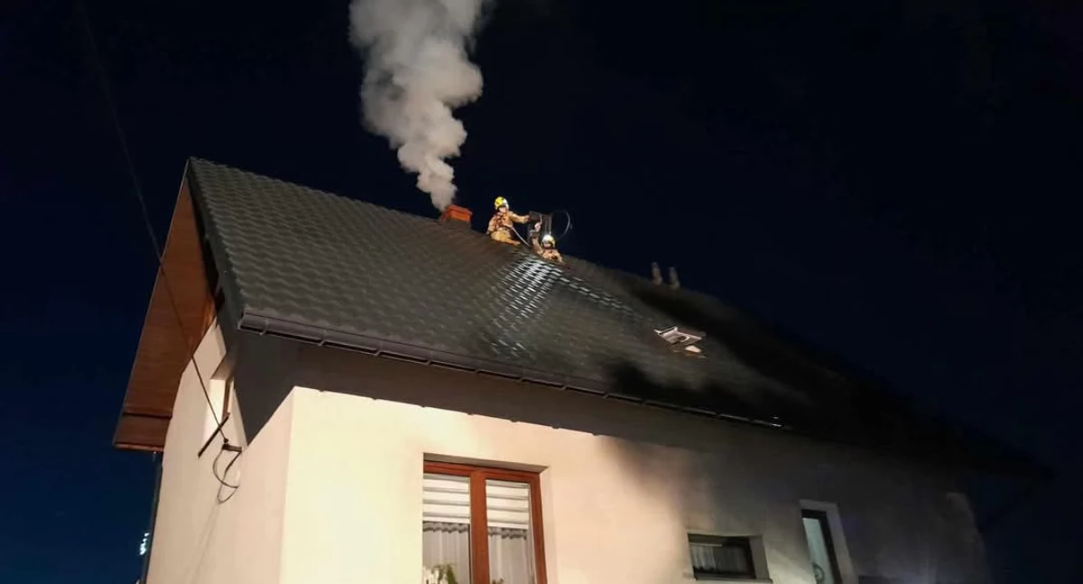 Pożary, Pożar sadzy przewodzie kominowym Fabrycznej - zdjęcie, fotografia