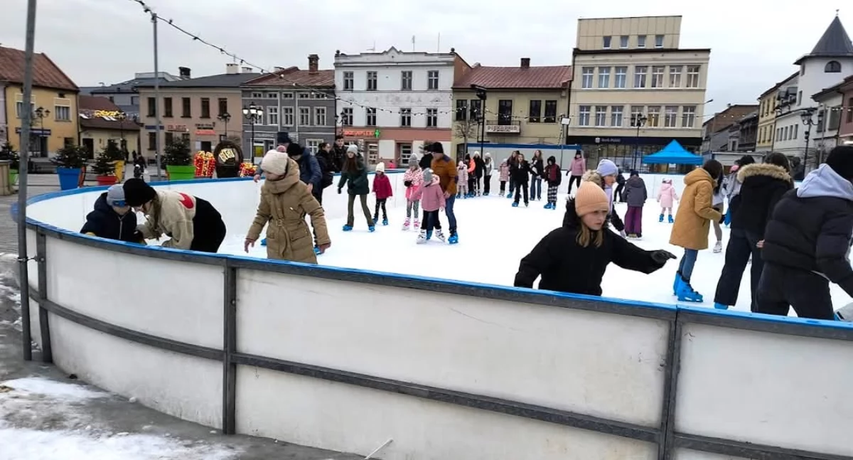 Nasze sprawy, Zmiany funkcjonowaniu miejskiego lodowiska powodu pogody - zdjęcie, fotografia