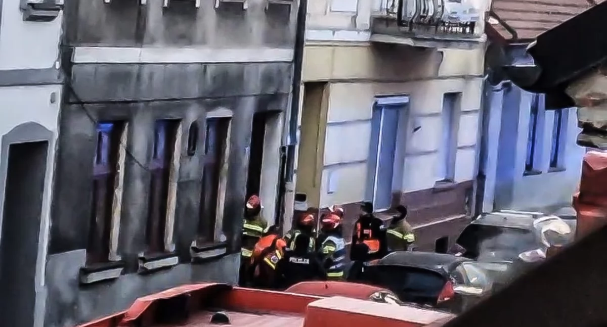 Nasze sprawy, Żywiec Służby ratunkowe ruszyły pomoc samotnej osobie - zdjęcie, fotografia