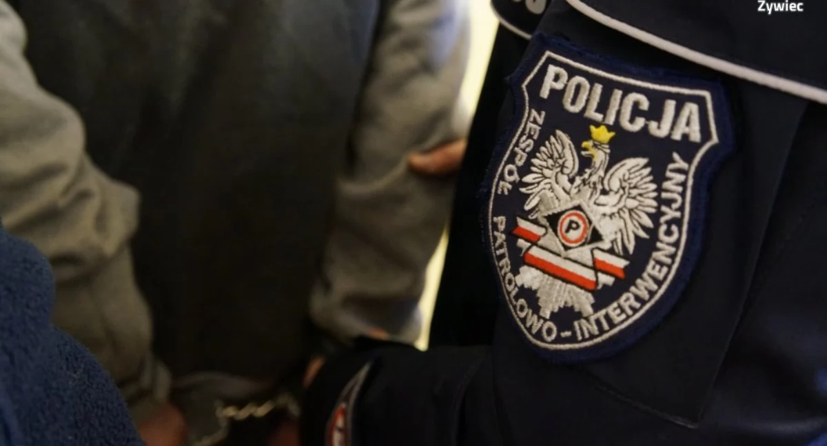Kronika kryminalna, Policja Żywcu zatrzymała dwóch mężczyzn podejrzanych posiadanie narkotyków - zdjęcie, fotografia