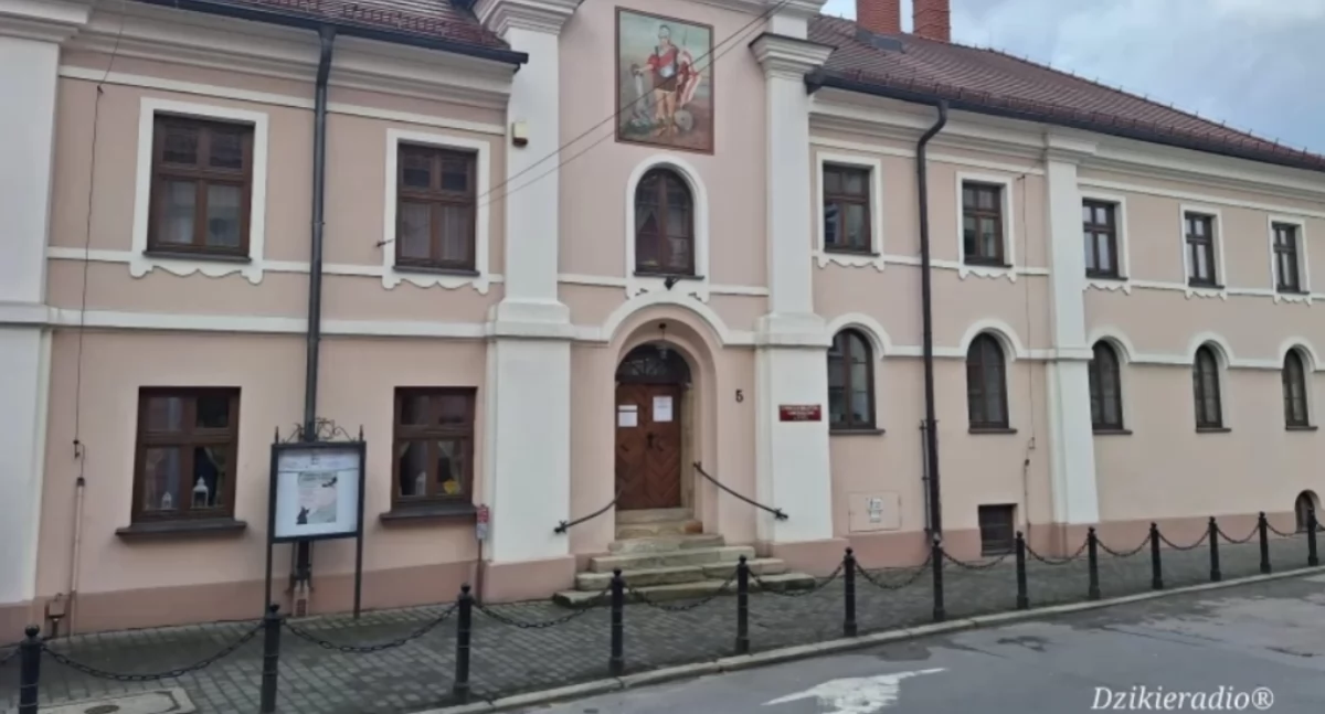 Nasze sprawy, Tymczasowe zmiany Żywieckiej Bibliotece Samorządowej - zdjęcie, fotografia