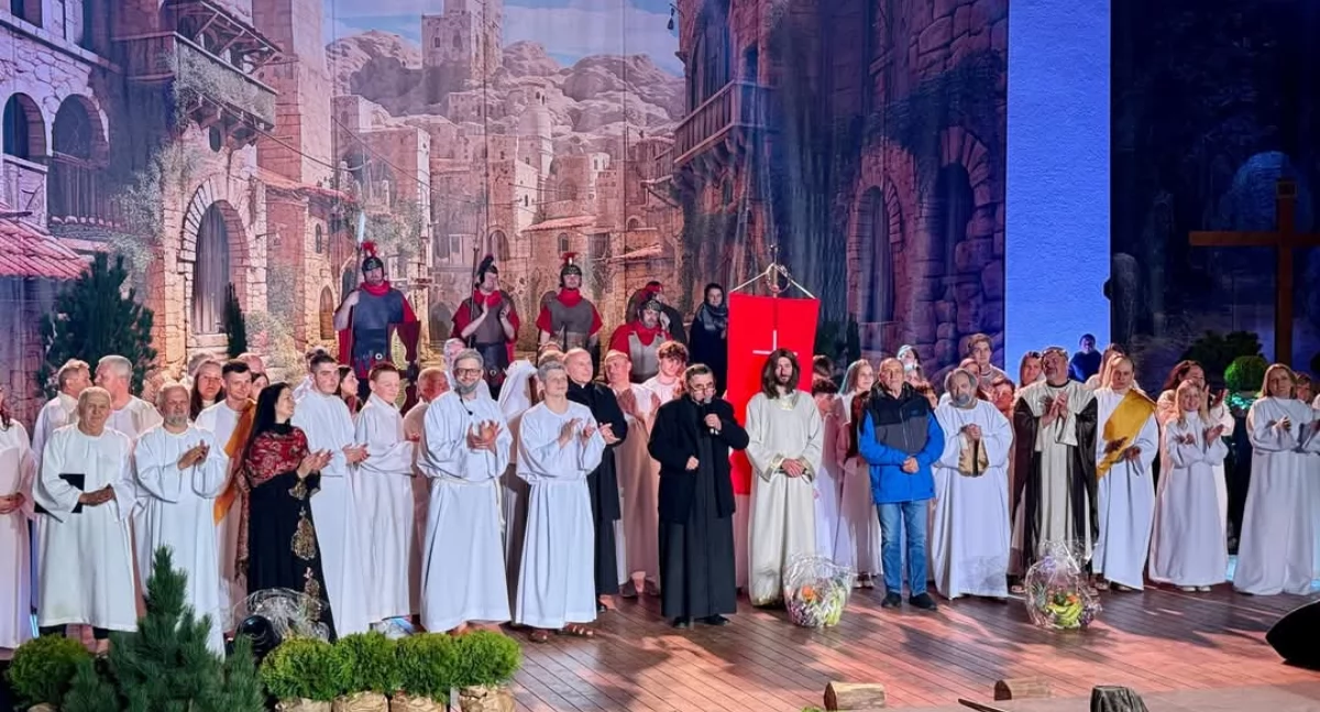 Folklor i Tradycje , Pasja Beskidzka Początek Kościoła poruszyła serca widzów Żywcu - zdjęcie, fotografia