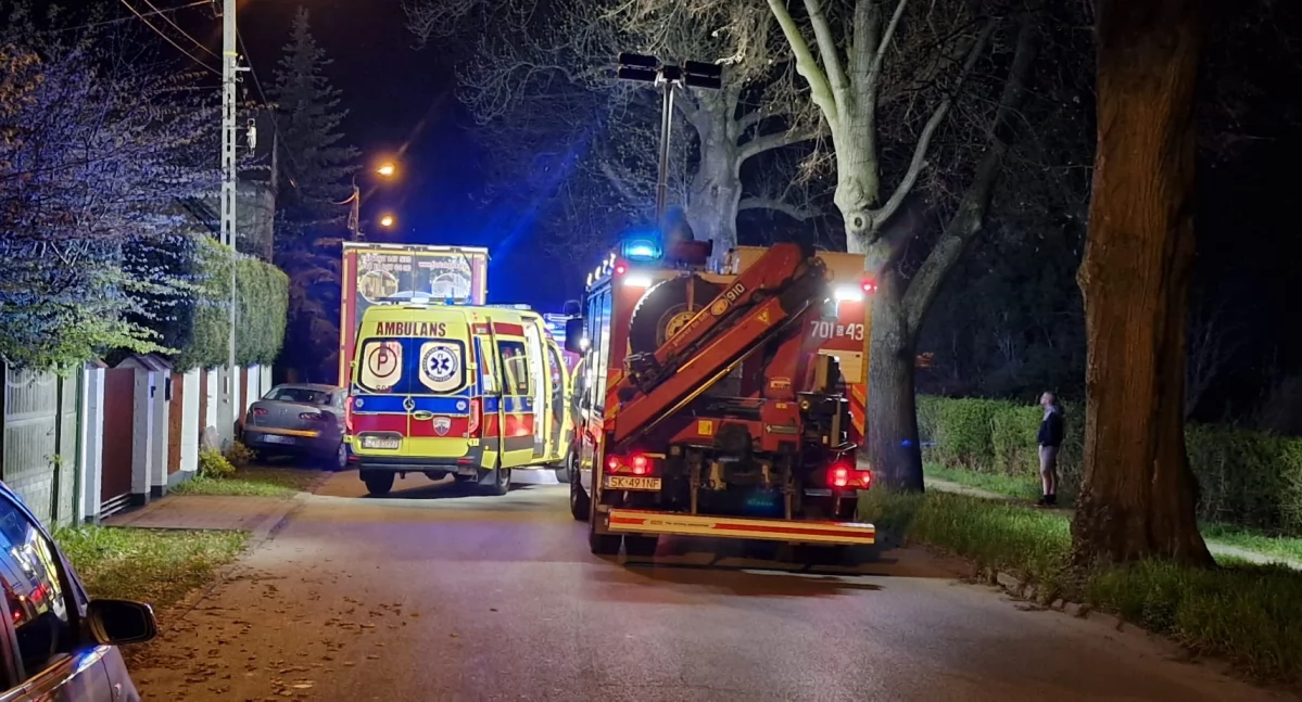 Wypadki drogowe , Wypadek Żywcu Samochód osobowy uderzył naczepy ulica Klonowa była zablokowana - zdjęcie, fotografia