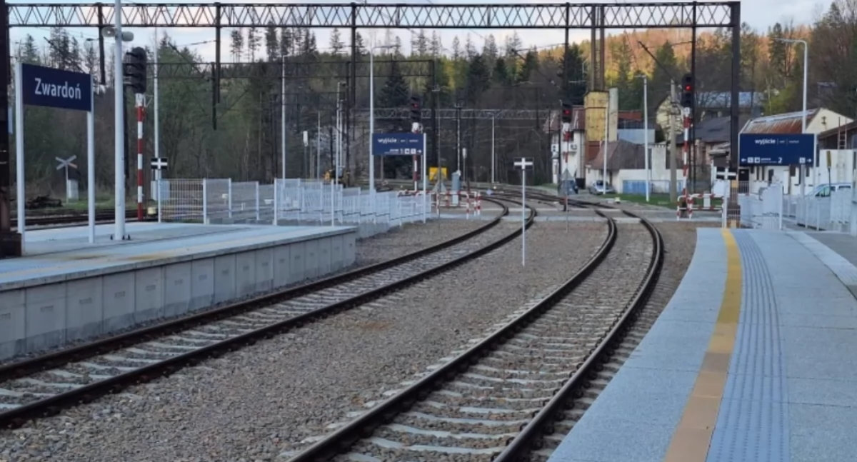 Drogi i Transport, Mniej pociągów więcej pytań rozkład jazdy budzi kontrowersje - zdjęcie, fotografia