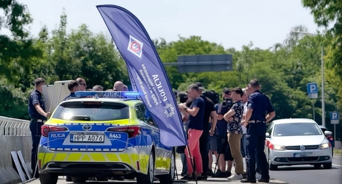 Drogi i Transport, Czarny Alert Drogowy inicjatywa śląskiej Policji poprawy bezpieczeństwa drogach - zdjęcie, fotografia