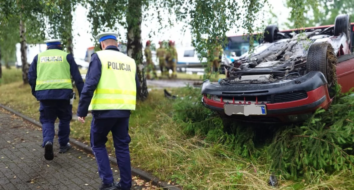 Wypadki drogowe , Niebezpieczne warunki drogach rozwagę kontrolę stanu technicznego pojazdów - zdjęcie, fotografia