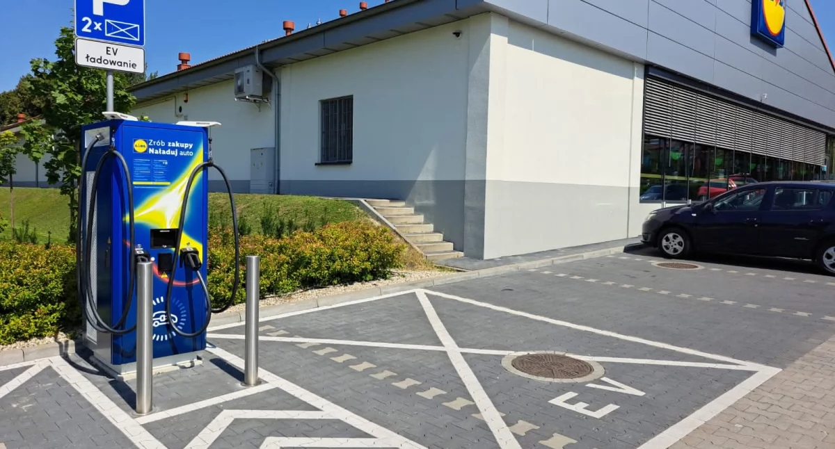 Drogi i Transport, Punkty ładowania samochodów elektrycznych Żywcu lokalizacje praktyczne wskazówki - zdjęcie, fotografia