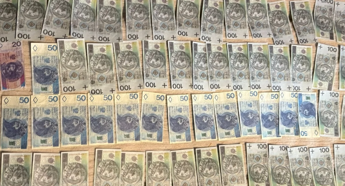 Nasze sprawy, Zatrzymany płacenie fałszywymi banknotami - zdjęcie, fotografia