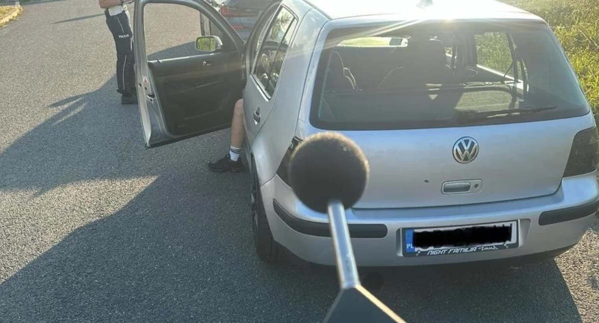 Nasze sprawy, głośny wydech konsekwencje kierowcy - zdjęcie, fotografia