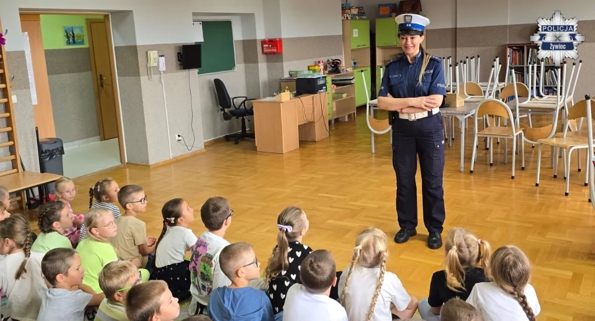 Nasze sprawy, Bezpieczna droga szkoły policjanci edukują najmłodszych - zdjęcie, fotografia