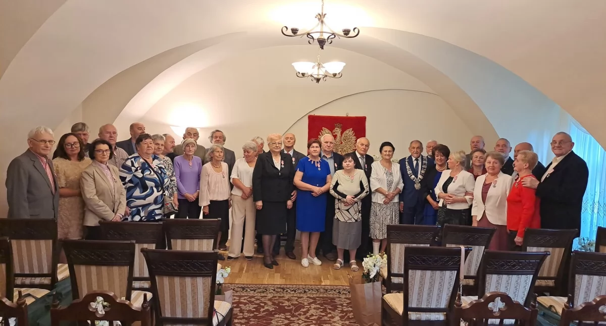 Nasze sprawy, Złote Żywcu uhonorowanych medalami Prezydenta - zdjęcie, fotografia