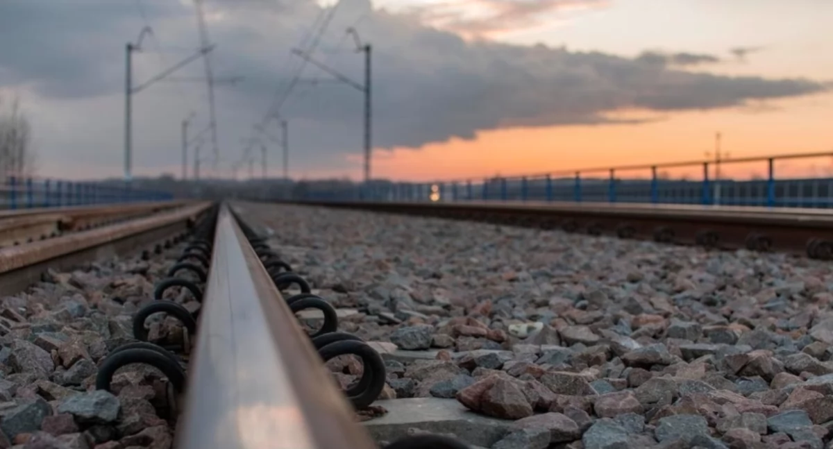 Drogi i Transport, Opóźnienia modernizacji linii kolejowej Bielsko Biała Zwardoń pociągów wróci dopiero grudniu - zdjęcie, fotografia