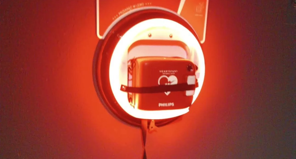 3Niebezpieczny „żart” z AED. Strażacy i mieszkańcy postawieni na nogi