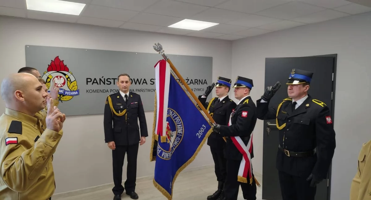 Uroczyste ślubowanie nowych strażaków w Komendzie Powiatowej PSP w Żywcu