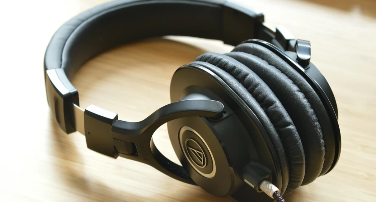 Materiał zewnętrzny, Słuchawki Twoja brama świata intymnych doznań dźwiękowych wybrać model idealny - zdjęcie, fotografia