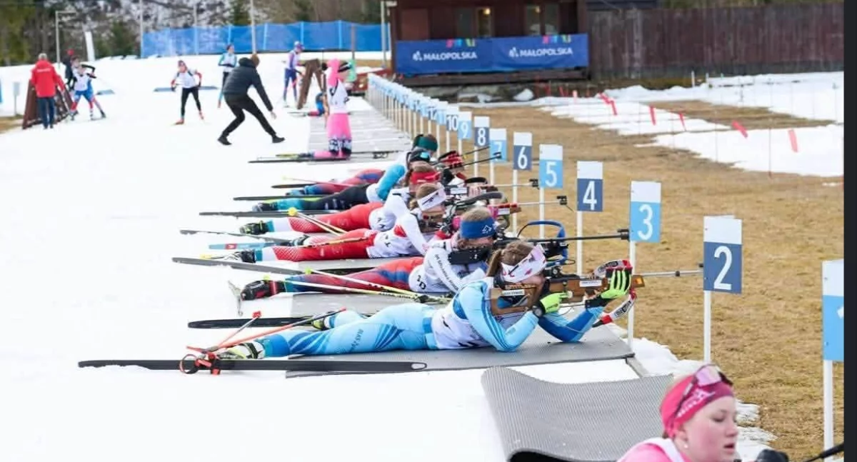 Sporty zimowe , Uczniowie ZSAiO Żywcu ponownie czołówce - zdjęcie, fotografia
