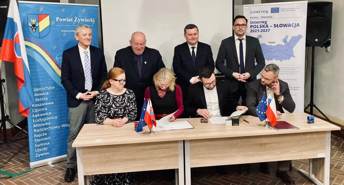 Drogi i Transport, Umowa podpisana Rusza największa inwestycja drogowa historii gminy Węgierska Górka - zdjęcie, fotografia