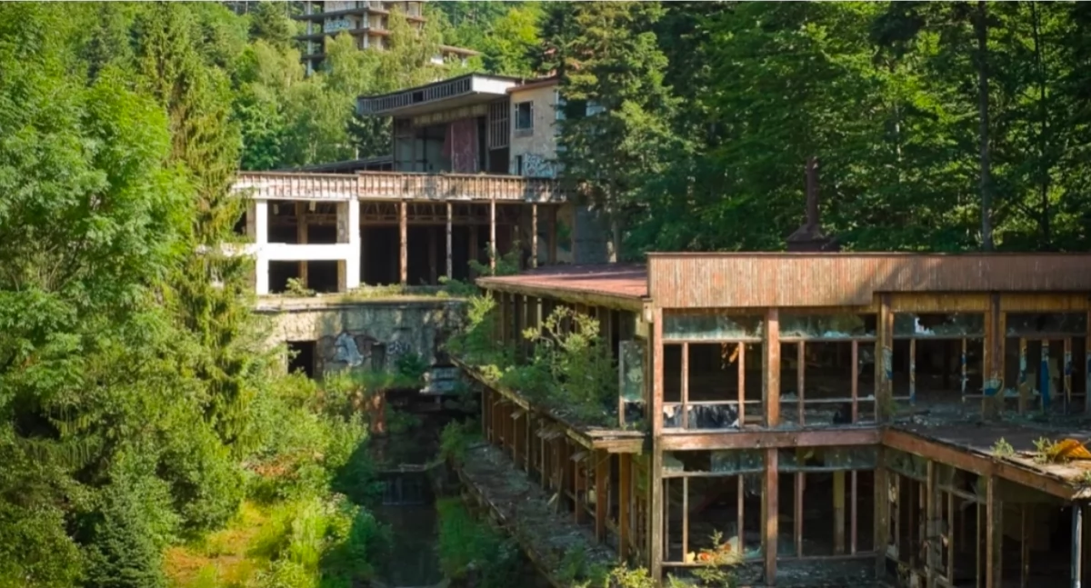 Historia, Kozubnik luksusowego ośrodka miejsca pełnego historii - zdjęcie, fotografia