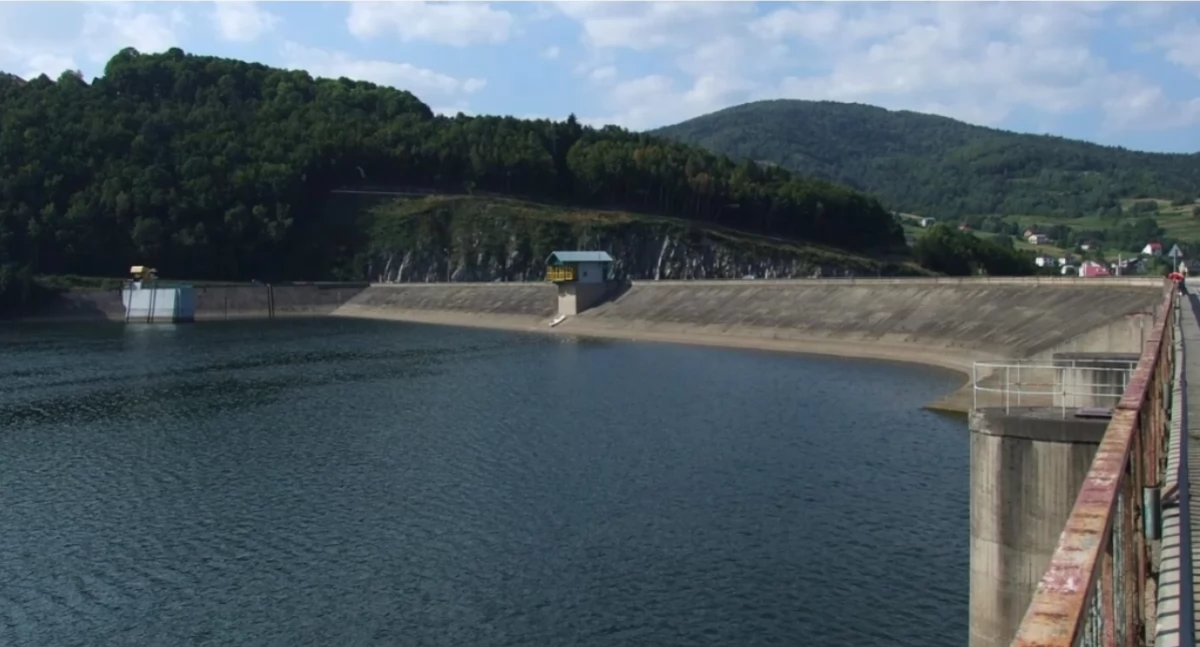 Nasze sprawy, Historia zapory wodnej Tresnej - zdjęcie, fotografia