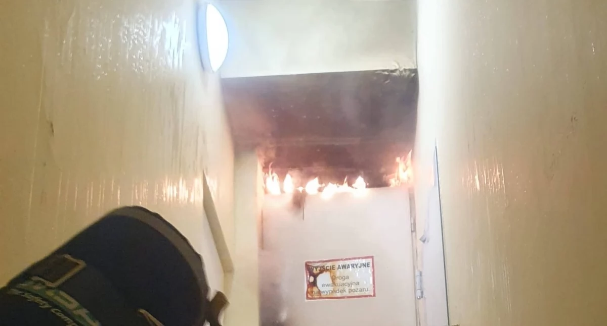 Pożary, Pożar dachu bloku Podgórze Bielsku Białej - zdjęcie, fotografia