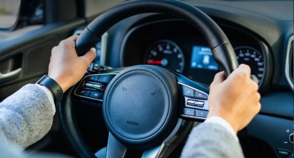 Komunikaty policji ostrzeżenia, „Łapki kierownicę” chwila nieuwagi może zmienić życie! Policjanci apelują odpowiedzialność - zdjęcie, fotografia