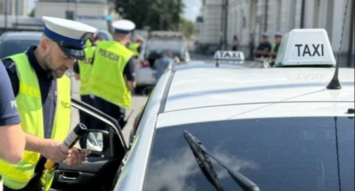 Komunikaty policji ostrzeżenia, Szokujące nagranie Bielska Białej taksówkarz pędzi prąd zagraża życiu pasażerów - zdjęcie, fotografia