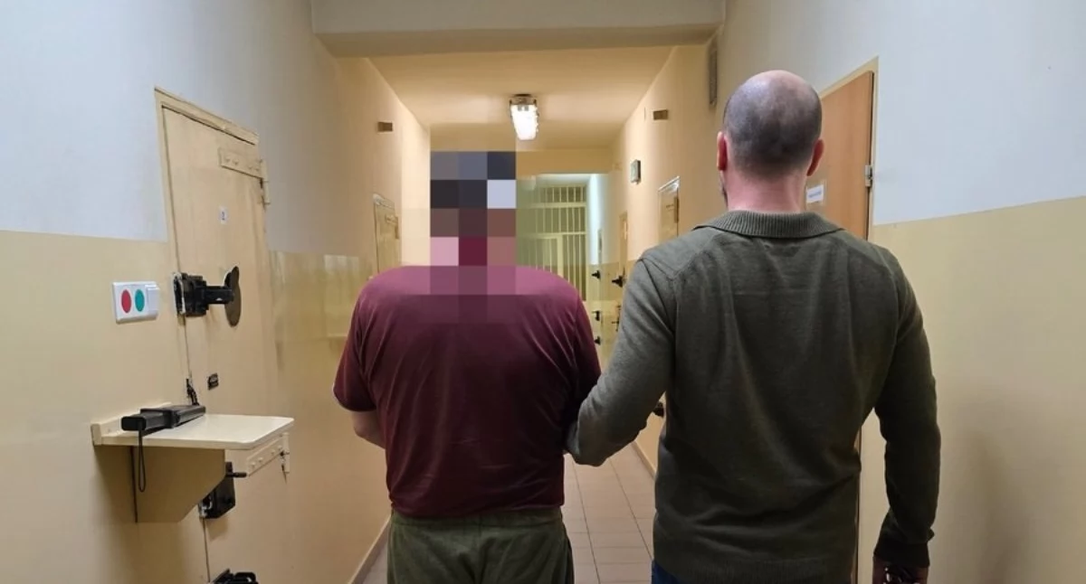 Komunikaty policji ostrzeżenia, Zatrzymanie latka łamiącego prawo prowadzącego motorower pijaku - zdjęcie, fotografia