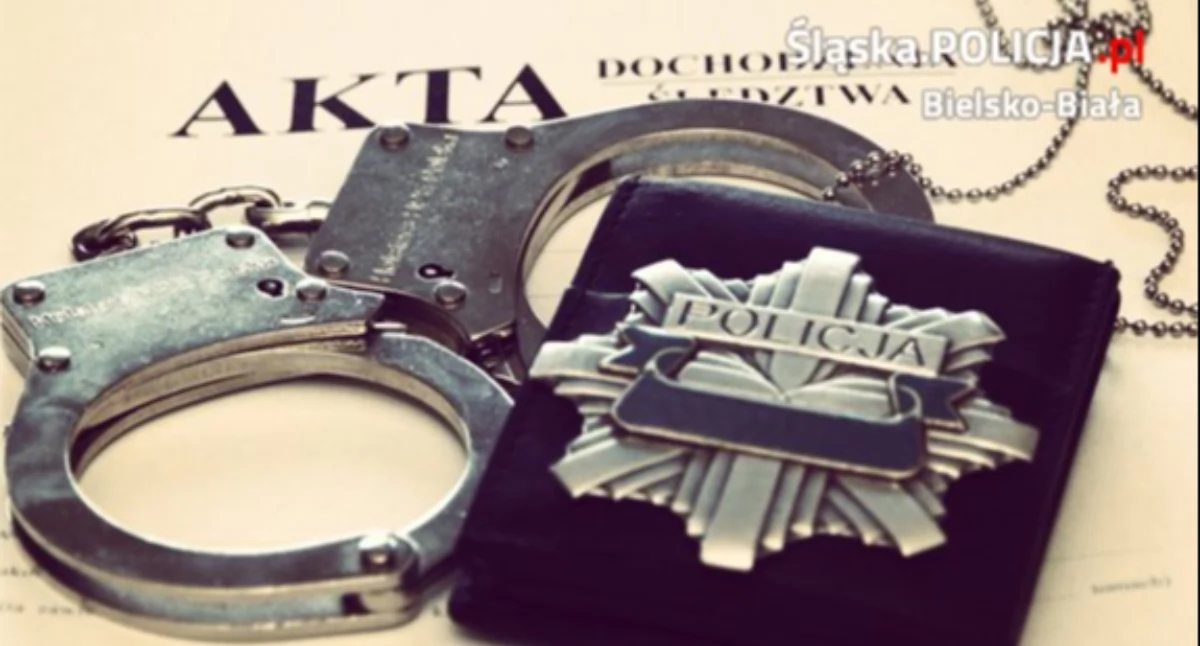 Komunikaty policji ostrzeżenia, Pościg Buczkowicach zakończony zatrzymaniem kierowcy uprawnień - zdjęcie, fotografia