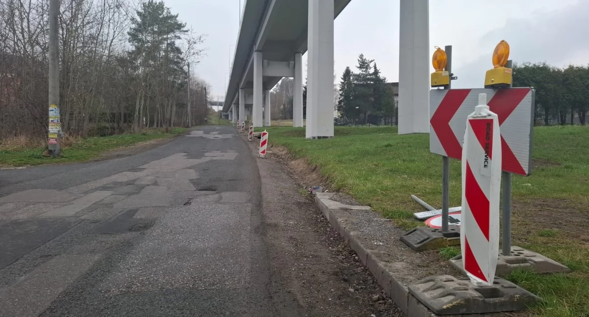 Drogi i Transport, organizacja ruchu Szarem powoduje zmiany drodze powiatowej - zdjęcie, fotografia