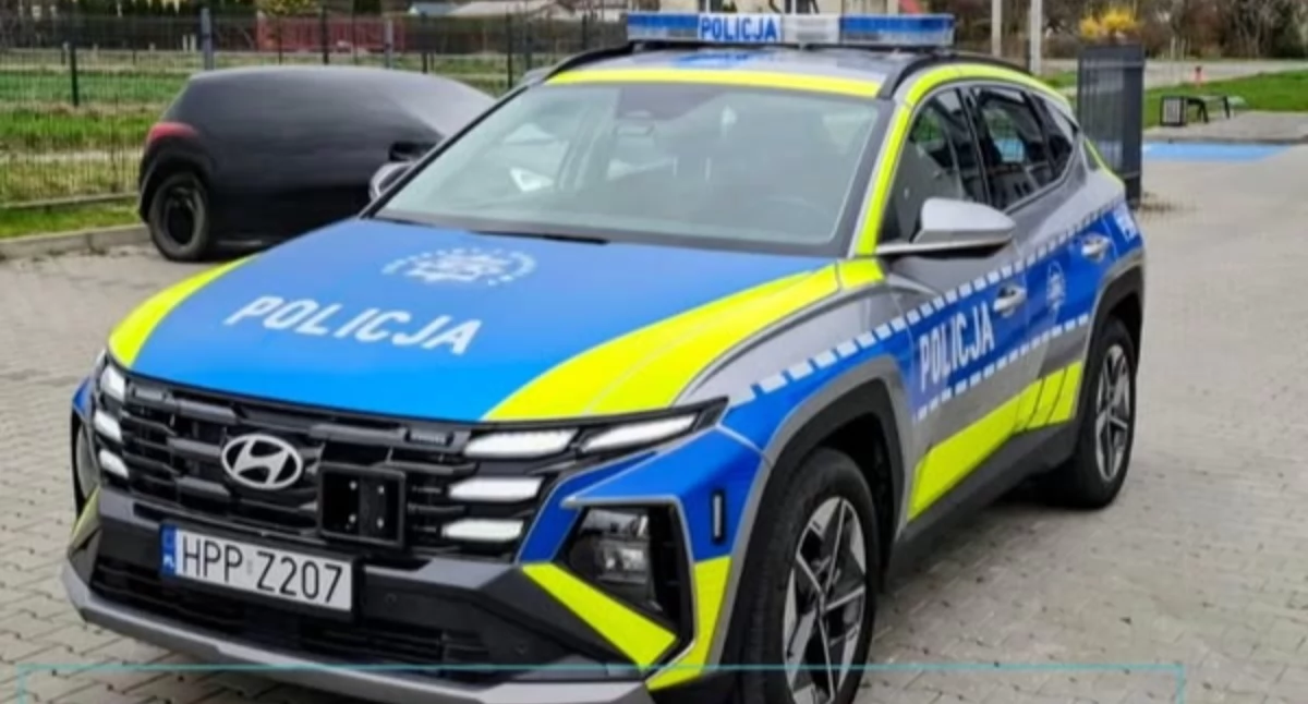 Komunikaty policji ostrzeżenia, Gotówka znaleziona galerii handlowej Żywcu czeka właściciela - zdjęcie, fotografia