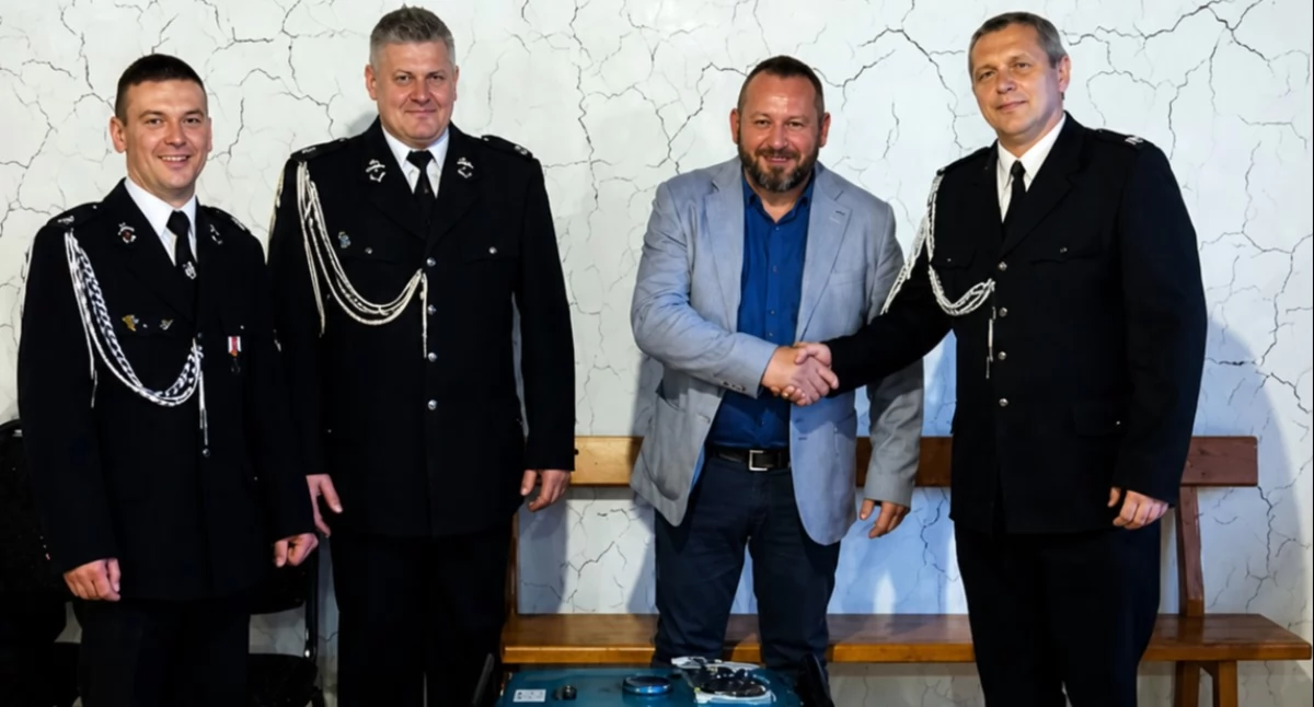 Nasze sprawy, agregat prądotwórczy Czernichów Tresna zwiększa skuteczność działań strażaków - zdjęcie, fotografia