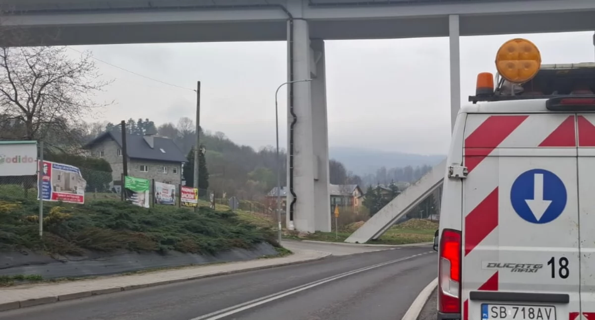 Drogi i Transport, Całkowite zamknięcie drogi powiatowej 1445S - zdjęcie, fotografia