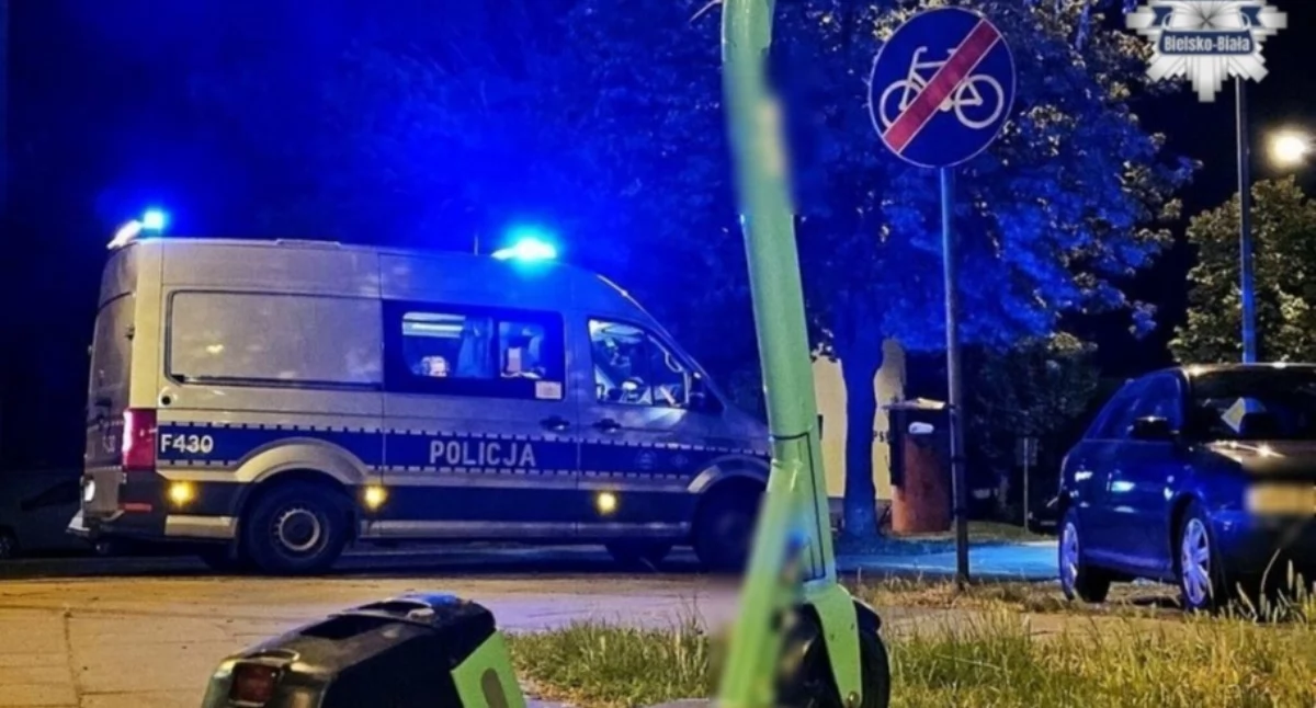 Wypadki drogowe , Nocna przygoda hulajnodze Kobiernicach zakończona upadkiem nastolatków - zdjęcie, fotografia