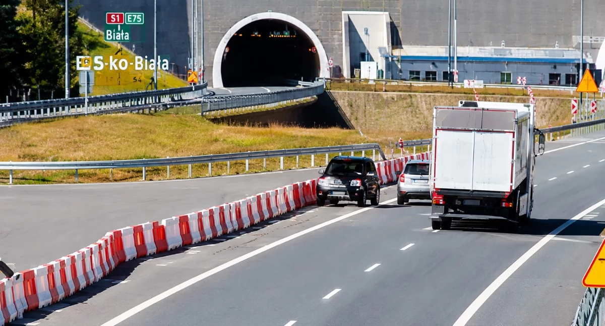 Groźny manewr 71-latka na drodze S1 w Węgierskiej Górce