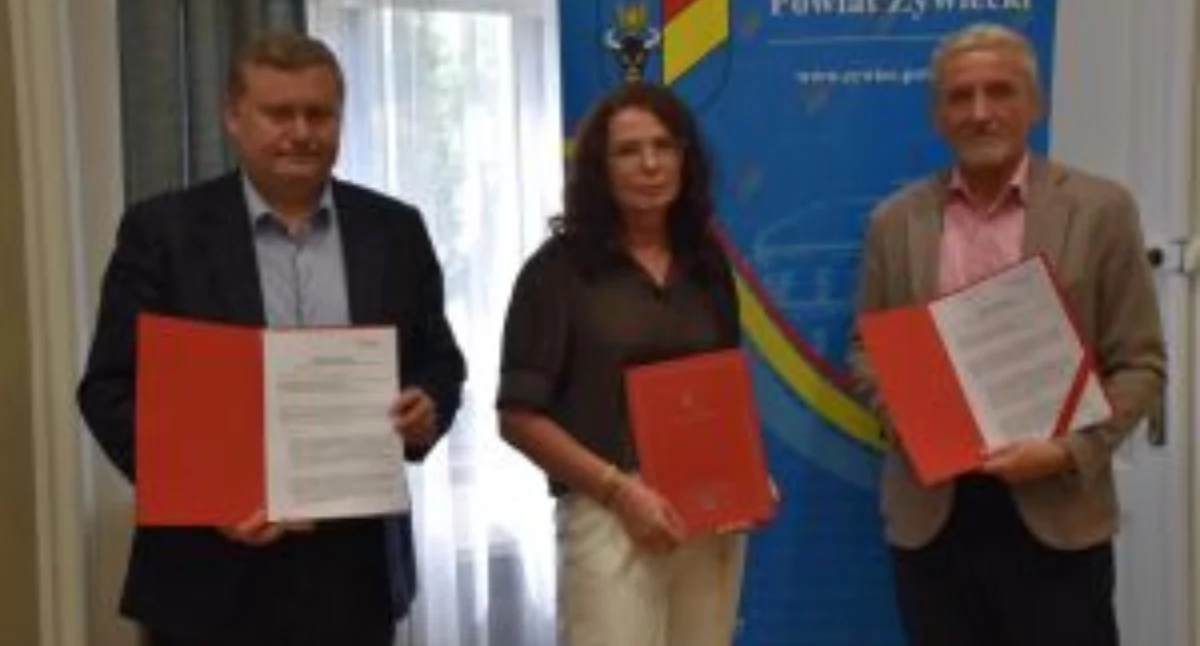 Inwestycje, autobus Środowiskowego Samopomocy Pewli Wielkiej poprawi mobilność niepełnosprawnych - zdjęcie, fotografia