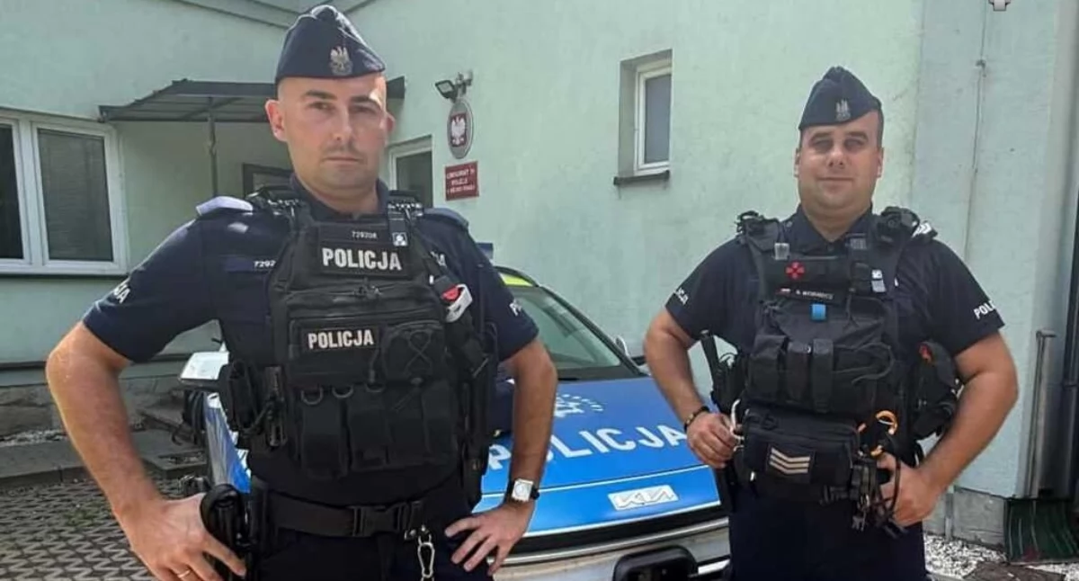 Nasze sprawy, Spokojna rozmowa szybka reakcja policjantów uratowały życie Bielsku Białej - zdjęcie, fotografia