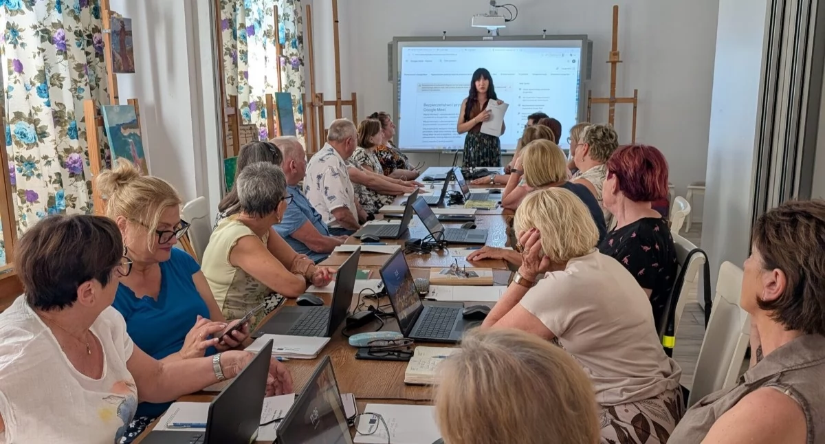 Nasze sprawy, Cyfrowa przygoda seniorów Lipowej partnerami Słowacji - zdjęcie, fotografia