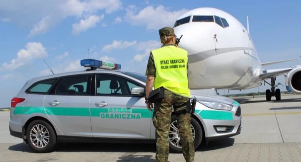 Nasze sprawy, Zatrzymanie poszukiwanego mężczyzny lotnisku Katowice przed lotem Egiptu - zdjęcie, fotografia