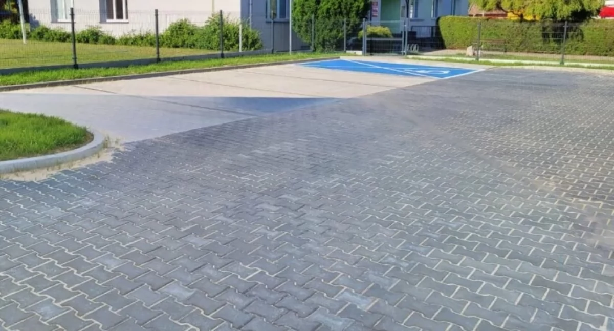 Nasze sprawy, parking szkole Słotwinie poprawi bezpieczeństwo komfort rodziców - zdjęcie, fotografia