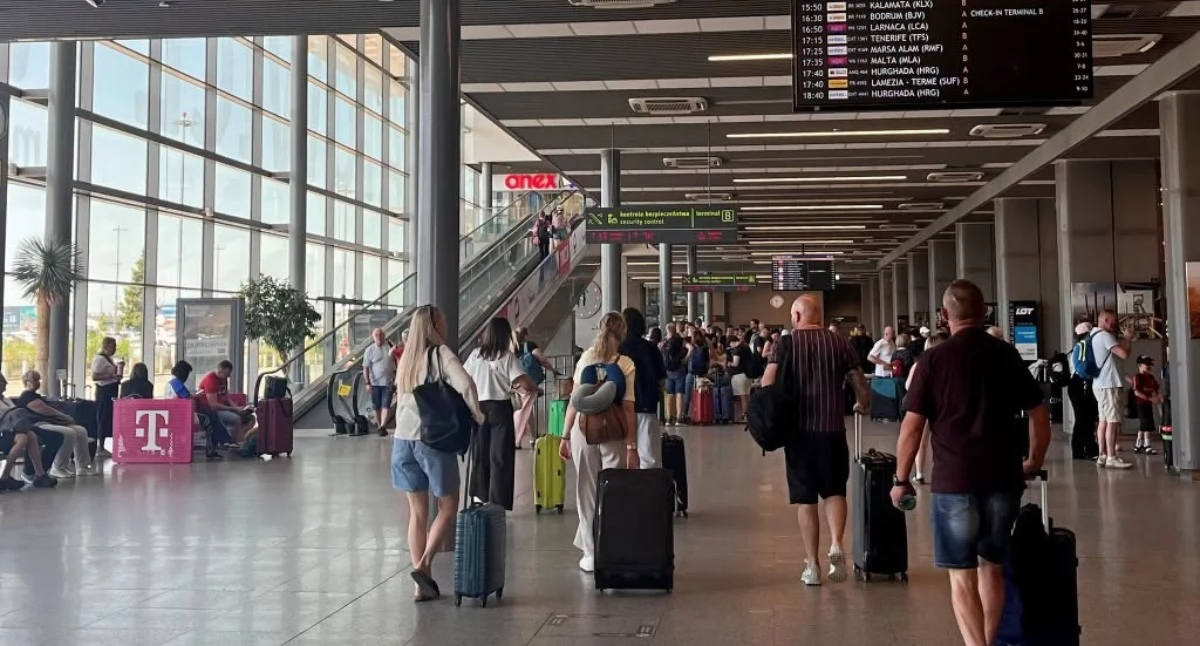 Nasze sprawy, ważnych dokumentów może przekreślić wakacyjne plany - zdjęcie, fotografia