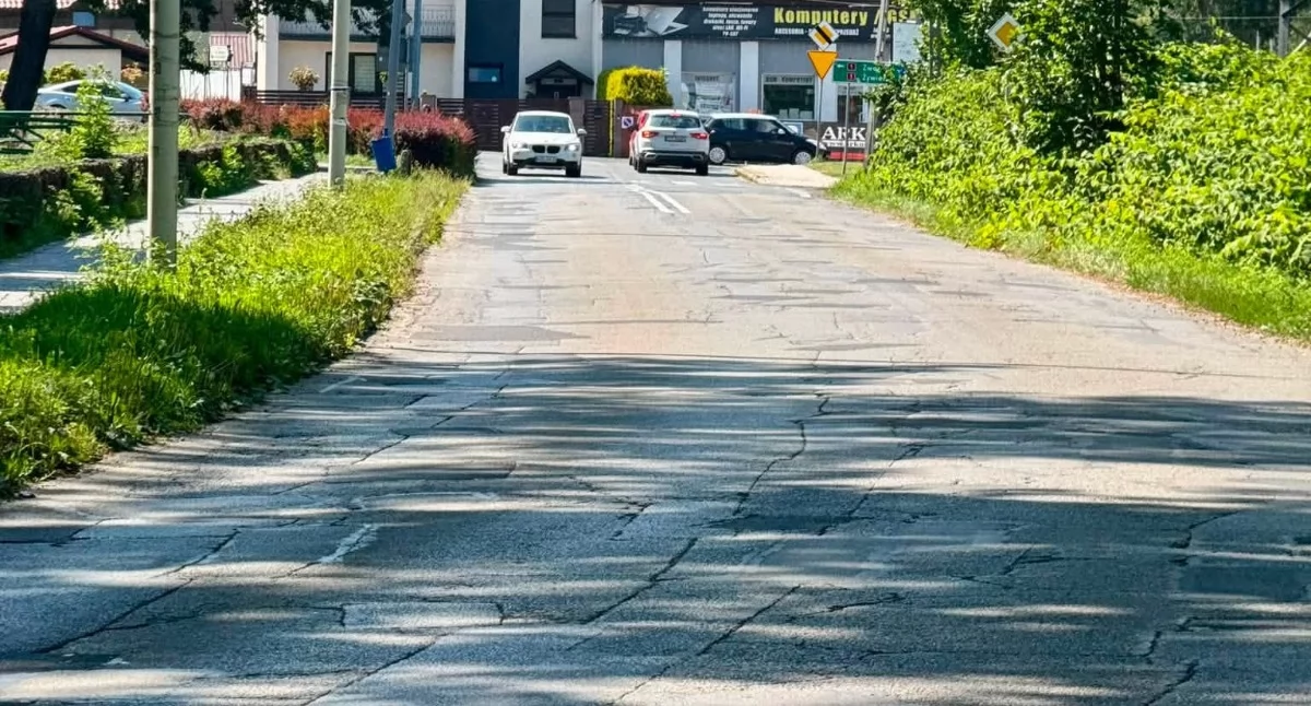 Drogi i Transport, Przebudowa drogi powiatowej Węgierskiej Górce unijnym dofinansowaniem - zdjęcie, fotografia