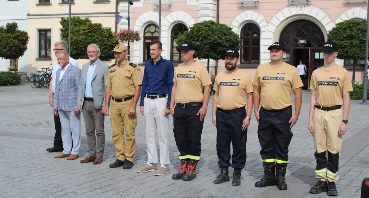 Nasze sprawy, Powiatowy obóz Młodzieżowych Drużyn Pożarniczych zakończony podziękowaniami - zdjęcie, fotografia