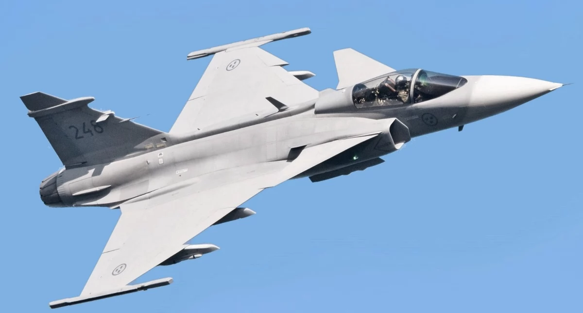 Nasze sprawy, Gripeny przechwyciły samolot południową Polską lotniska chwilowo zatrzymały operacje - zdjęcie, fotografia