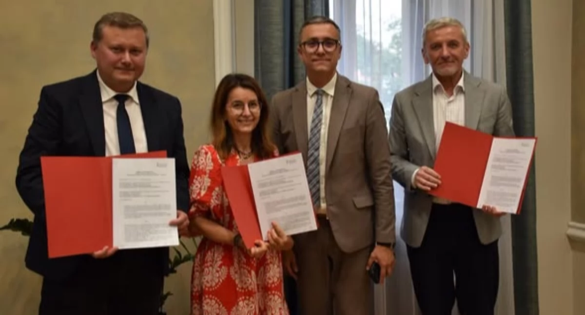 Nasze sprawy, Inwestycja dostępność Urzędu Gminy Ślemieniu dofinansowaniem PFRON - zdjęcie, fotografia